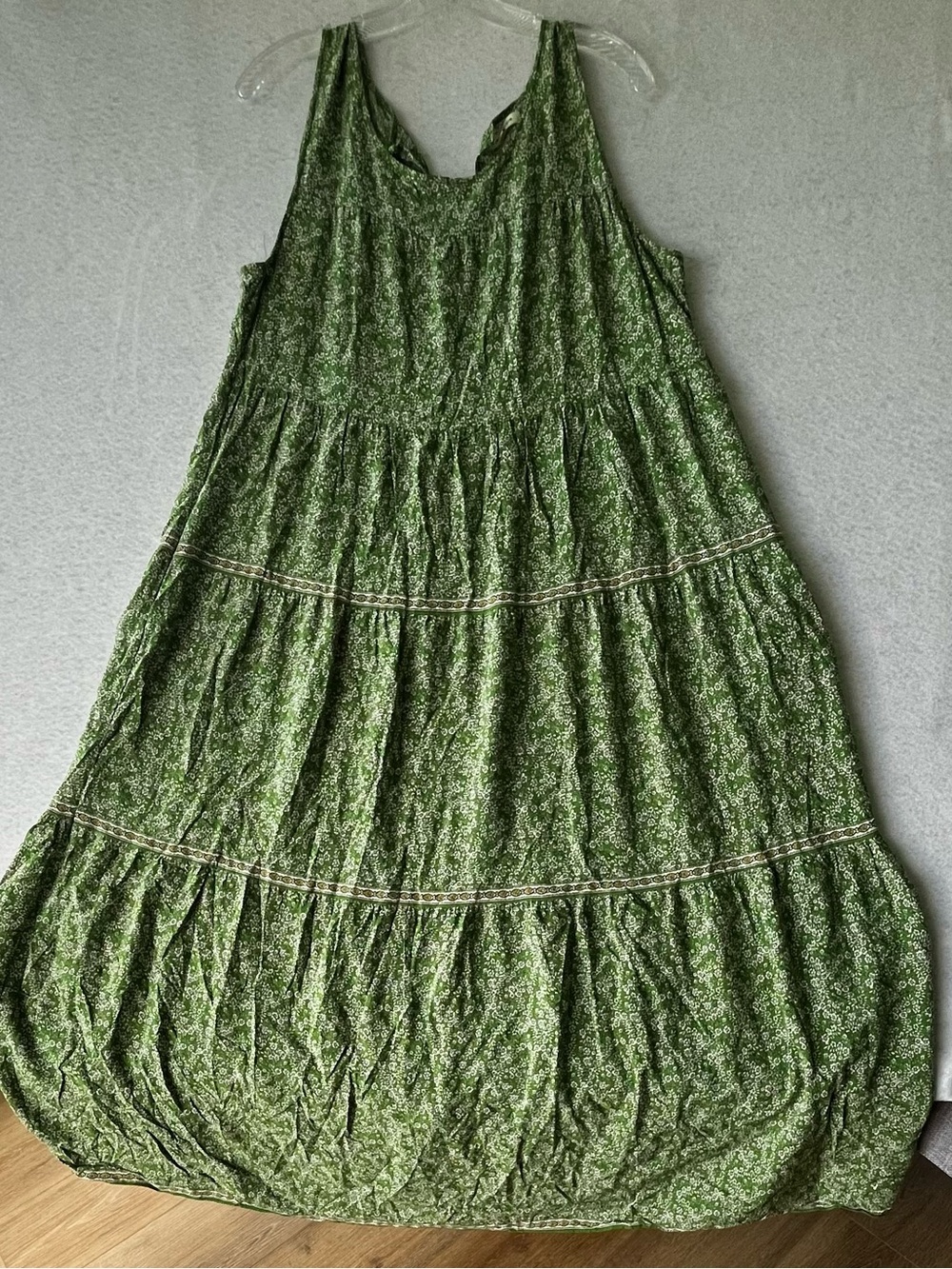 Max Studio Green tFloral Tiered Maxi Dress size XL (missing hook on closure)